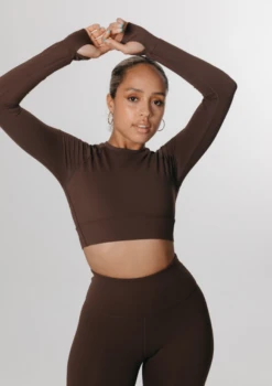 Tala SKINLUXE CROP KEYHOLE LONG SLEEVE TOP - BROWN