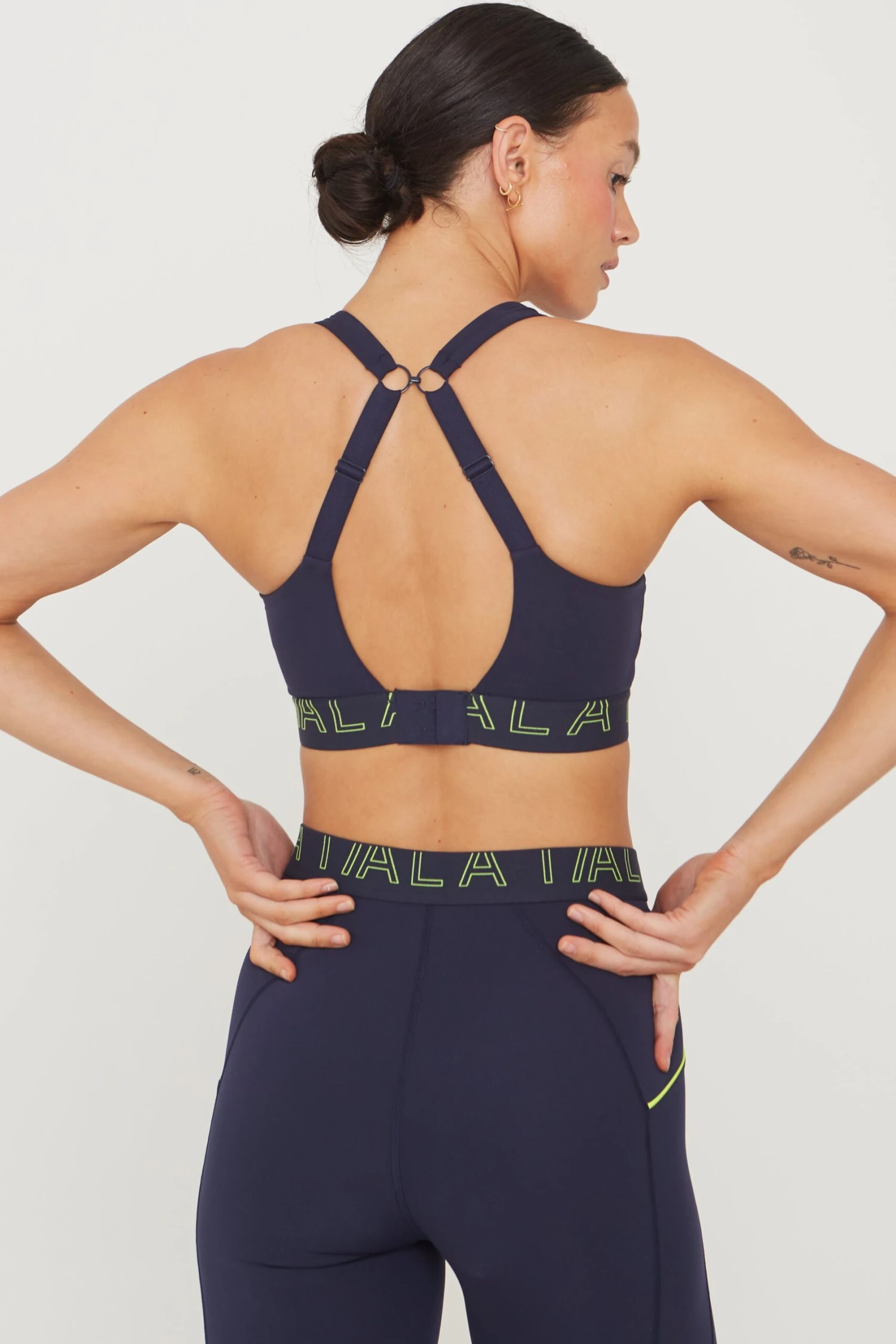 Tala FORMTECH HIGH NECK MULTIWAY SPORTS BRA - NAVY 4 Tala FORMTECH HIGH NECK MULTIWAY SPORTS BRA - NAVY - Image 4