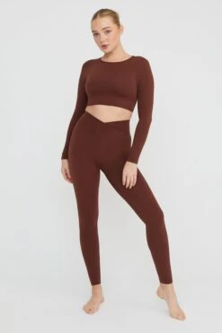 Tala DAYFLEX OPEN BACK LONG SLEEVE TOP - WALNUT 8 Tala DAYFLEX OPEN BACK LONG SLEEVE TOP - WALNUT -Sportswear Store 230216 Tala SHOT 16 1041
