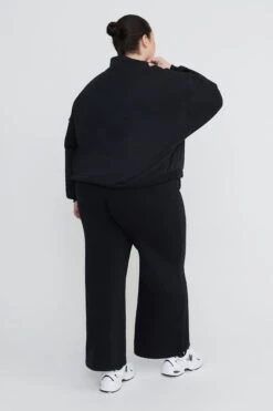 Tala OFF DUTY MOCK NECK CLUB SWEATSHIRT- BLACK -Sportswear Store 230216 Tala SHOT 25 1500