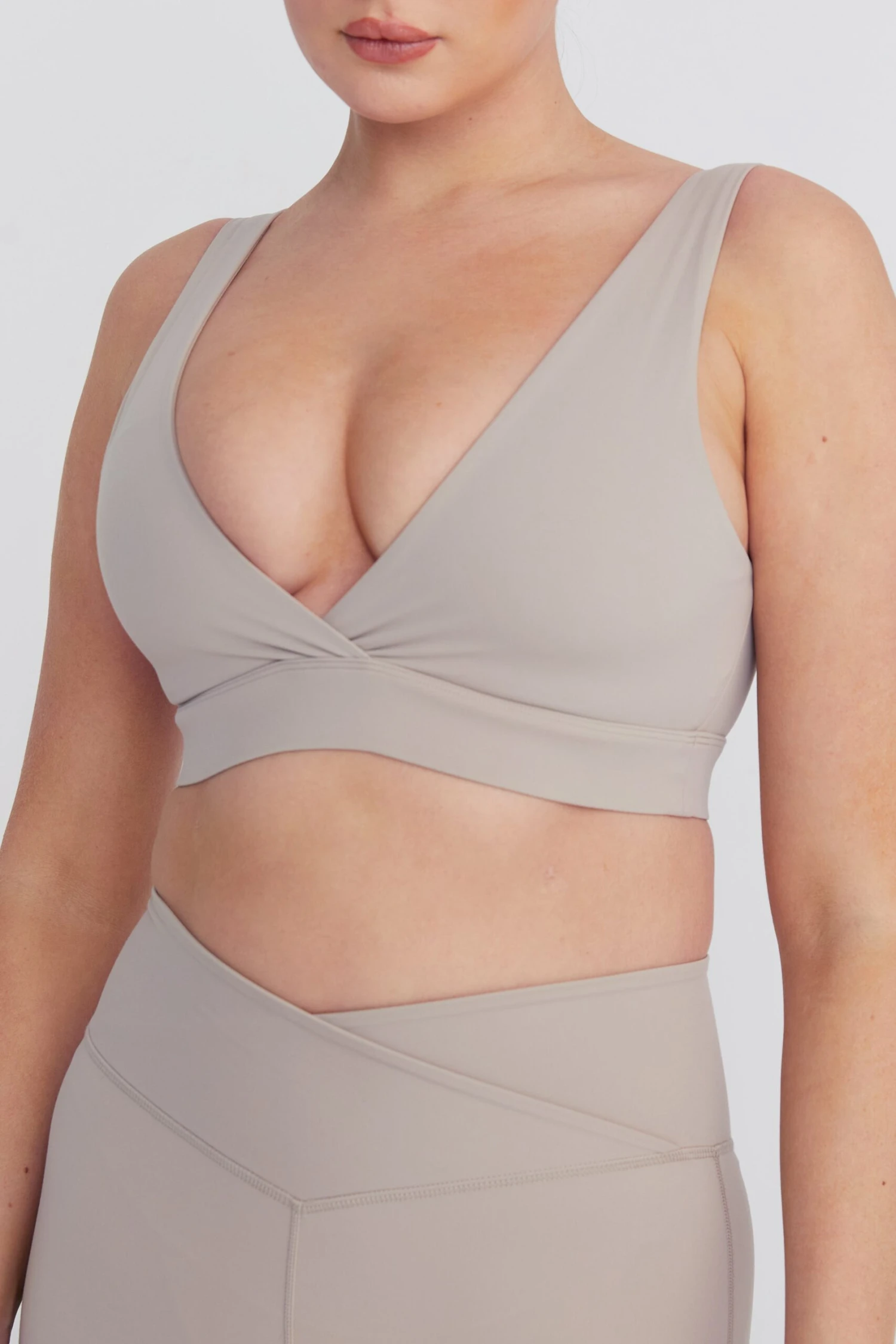 Tala DAYFLEX V NECK SPORTS BRA - LATTE 3 Tala DAYFLEX V NECK SPORTS BRA - LATTE - Image 3