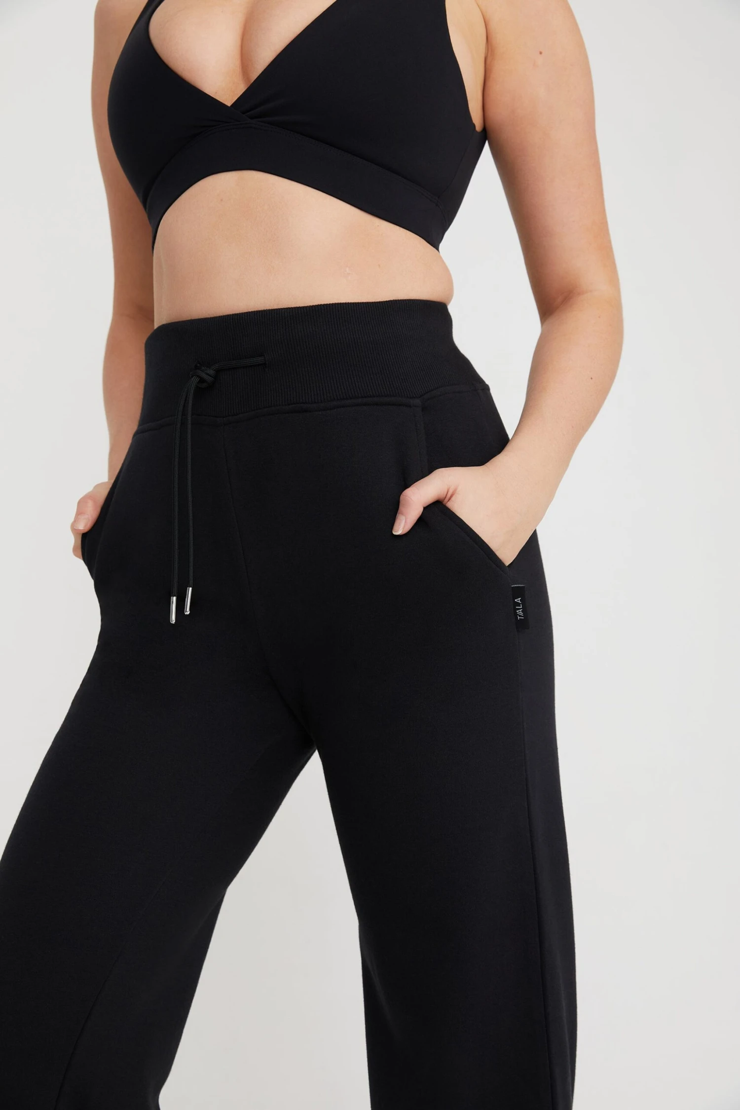 Tala OFF DUTY WIDE LEG CLUB JOGGER - BLACK 4 Tala OFF DUTY WIDE LEG CLUB JOGGER - BLACK - Image 4