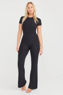 Tala 365 FLARED TROUSERS - SHADOW BLACK -Sportswear Store 230317 365 02 Black TShirt 127