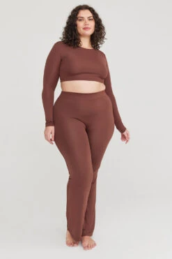 Tala 365 LONG SLEEVE CROP TOP - CHOCOLATE
