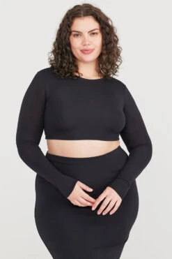 Tala 365 LONG SLEEVE CROP TOP - SHADOW BLACK -Sportswear Store 230317 365 38 Black Longsleeve Skirt 1626