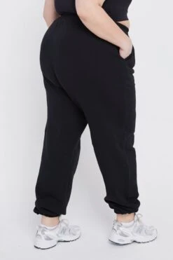 Tala CLUB CUFFED JOGGER - BLACK -Sportswear Store 23 01 31 TALA Shot 009 401copy