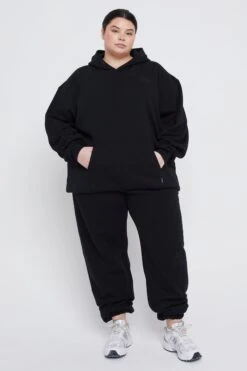 Tala CLUB OVERSIZED HOODIE WITH EMBROIDERED LOGO - BLACK