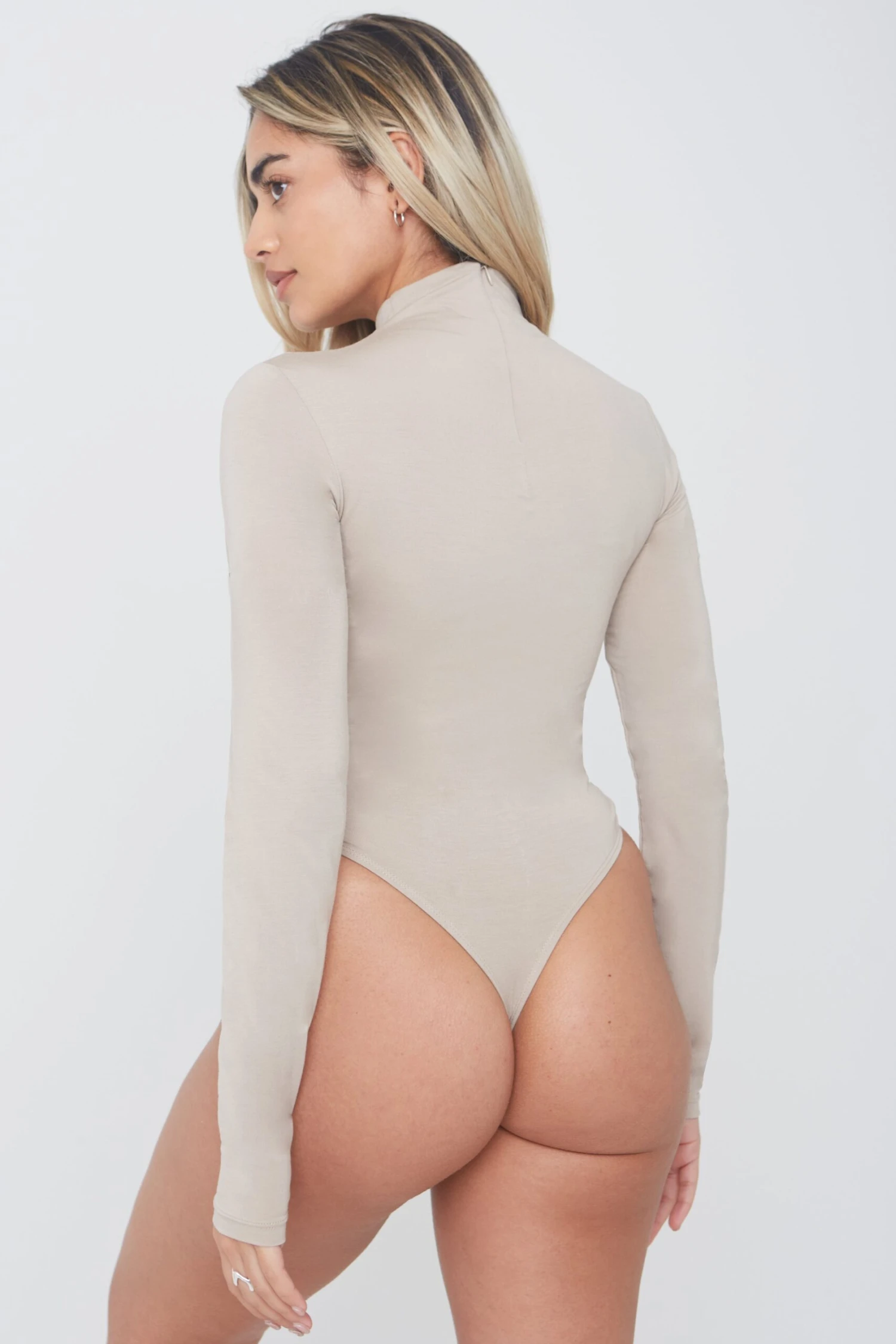 Tala 365 MOCK NECK LONG SLEEVE BODYSUIT - SAND 2 Tala 365 MOCK NECK LONG SLEEVE BODYSUIT - SAND - Image 2