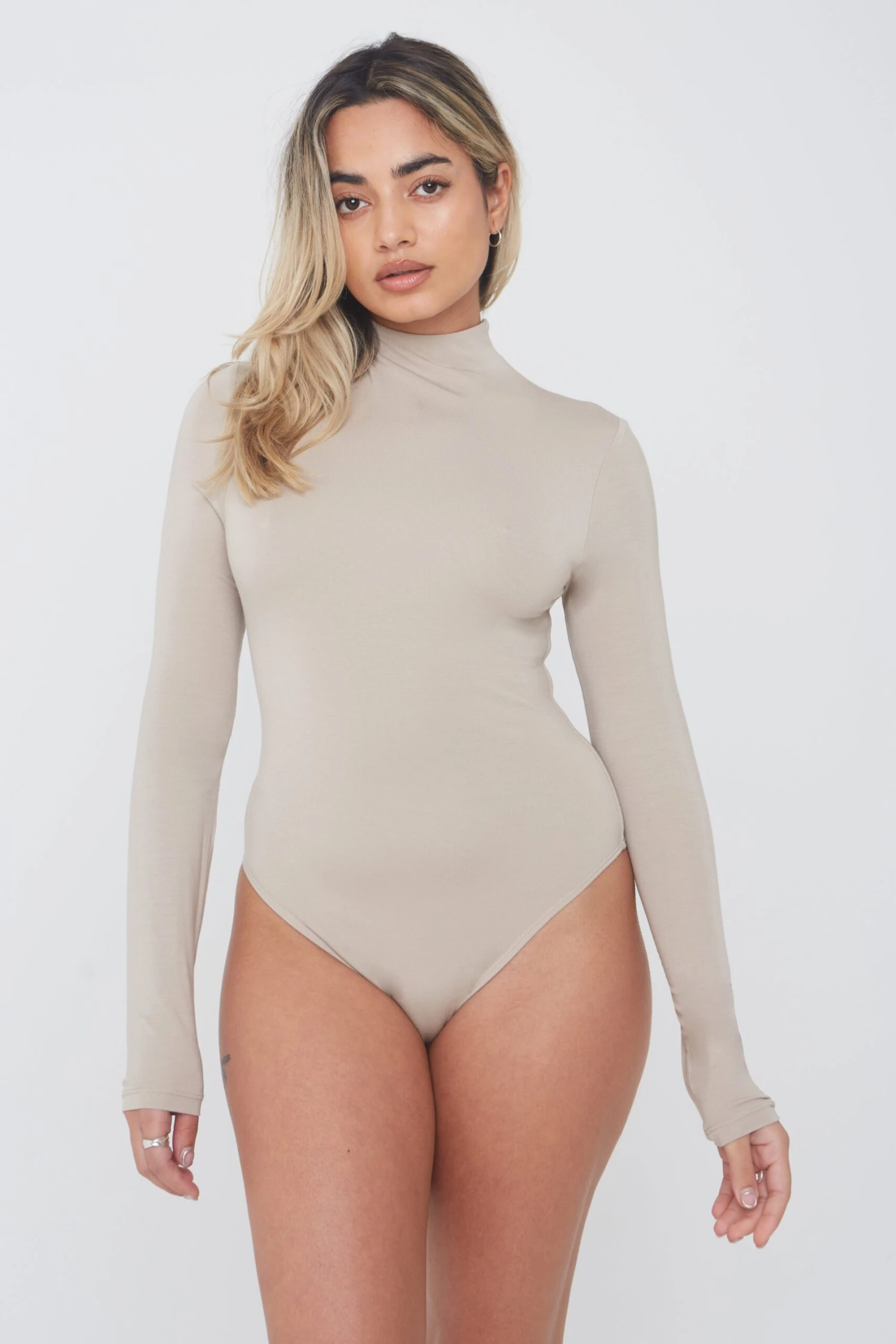 Tala 365 MOCK NECK LONG SLEEVE BODYSUIT - SAND 3 Tala 365 MOCK NECK LONG SLEEVE BODYSUIT - SAND - Image 3