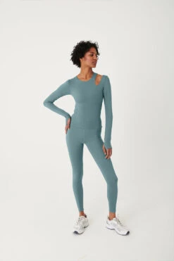 Tala SKINLUXE CUT OUT SHOULDER LONG SLEEVE TOP - LEAF GREEN