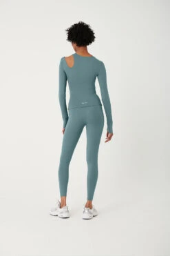 Tala SKINLUXE CUT OUT SHOULDER LONG SLEEVE TOP - LEAF GREEN -Sportswear Store 6c