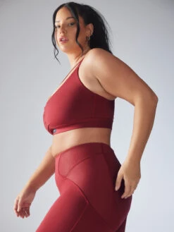 Curve Alert Medium-Impact Sports Bra -Sportswear Store CURVE ALERT MEDIUM IMPACT SPORTS BRA SV2253995 6272 3 1200x1600 1