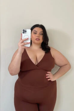 Tala DAYFLEX BUILT-IN SUPPORT V NECK VEST - WALNUT -Sportswear Store DAYFLEX RESTOCK WALNUT TOP LEGGINGS 2