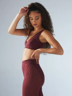 Peak Performance Low-Impact Mesh Sports Bra -Sportswear Store PEAK PERFORMANCE LOW IMPACT MESH SPORTS BRA SV2353946 6175 3 1200x1600 1