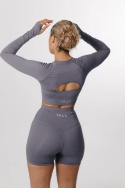 Tala SKINLUXE CROP KEYHOLE LONG SLEEVE TOP - TORNADA GREY 8 Tala SKINLUXE CROP KEYHOLE LONG SLEEVE TOP - TORNADA GREY -Sportswear Store Screenshot2021 09 23at10.19.00