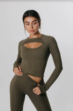 Tala SKINLUXE CUT OUT LONG SLEEVE TOP - KHAKI -Sportswear Store Screenshot2021 11 05at12.30.20