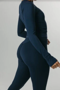 Tala SKINLUXE CUT OUT LONG SLEEVE TOP - NAVY -Sportswear Store Screenshot2021 11 05at12.37.08