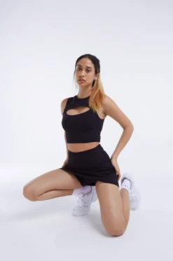 Tala SKINLUXE BUILT-IN SUPPORT CROP CUT OUT VEST - SHADOW BLACK -Sportswear Store Screenshot2022 05 04at15.55.39