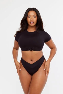 Tala MALIBU CROP SWIM TEE - BLACK