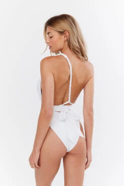 Tala HAMPTONS PLUNGE NECK MULTIWAY SWIMSUIT - WHITE -Sportswear Store Sh08 Tala Ecom white swimsuit 2502