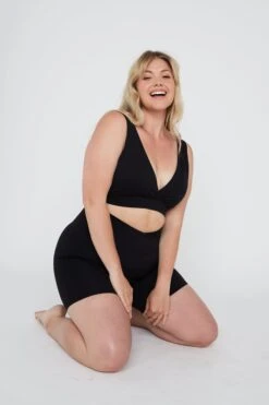 Tala DAYFLEX V NECK SPORTS BRA - SHADOW BLACK -Sportswear Store TALA Dayone 03 078