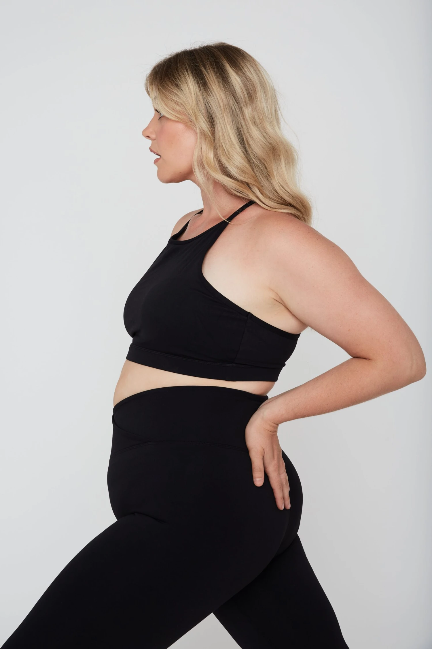 Tala DAYFLEX HIGH NECK KEYHOLE SPORTS BRA - SHADOW BLACK 5 Tala DAYFLEX HIGH NECK KEYHOLE SPORTS BRA - SHADOW BLACK - Image 5