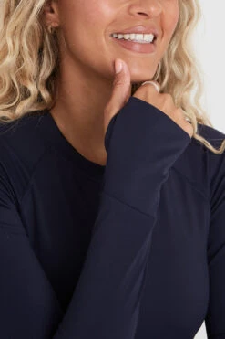 Tala SKINLUXE LONG SLEEVE CROP KEYHOLE TOP - NAVY 10 Tala SKINLUXE LONG SLEEVE CROP KEYHOLE TOP - NAVY -Sportswear Store TALASkinluxe Borgecom 03 012