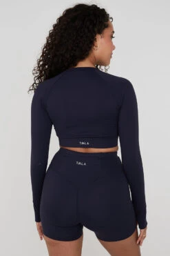 Tala SKINLUXE LONG SLEEVE CROP KEYHOLE TOP - NAVY 9 Tala SKINLUXE LONG SLEEVE CROP KEYHOLE TOP - NAVY -Sportswear Store TALASkinluxe Borgecom 23 070
