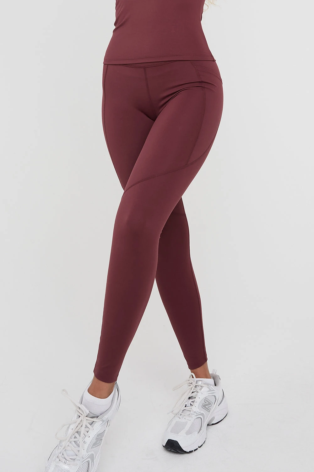 Tala SKINLUXE HIGH WAISTED SIDE POCKET LEGGING - DARK CHERRY 2 Tala SKINLUXE HIGH WAISTED SIDE POCKET LEGGING - DARK CHERRY - Image 2
