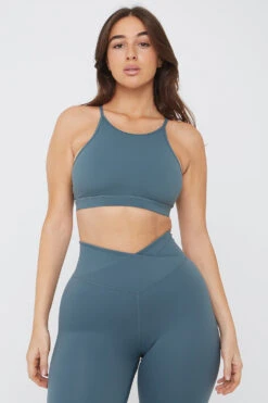 Tala DAYFLEX HIGH NECK KEYHOLE SPORTS BRA - LAKE GREEN