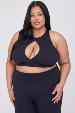 Tala DAYFLEX CUT OUT CENTRE BRA - SHADOW BLACK -Sportswear Store TALA 31 DAYFLEX BBL FLARES KEYHOLE 1707